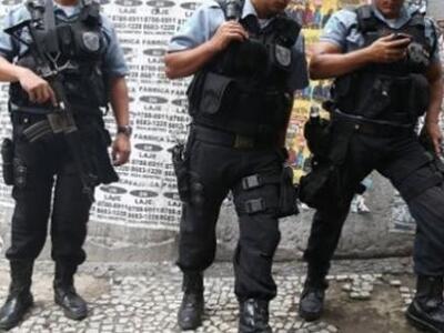 Κλέβω κιλότες και... εκβιάζω οδηγούς, τι...