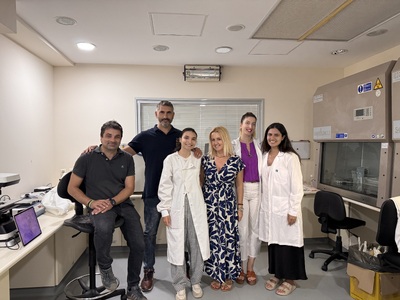 Κ. Χατζηστέργος και Ν. Ιωάννου με την ομ...