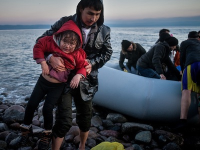Λέσβος: Βάρκα με 36 πρόσφυγες και μετανά...