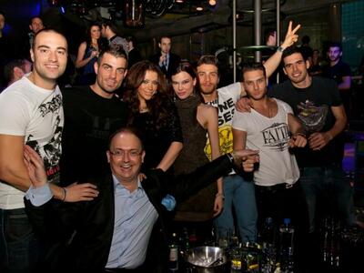 Καρέ καρέ το πάρτυ του Γιάννη Καζανίδη