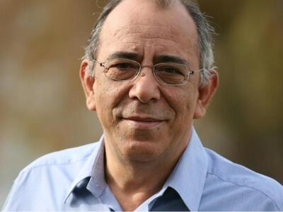 Εδώ και τώρα υποστολή  της… κουρελούς ση...