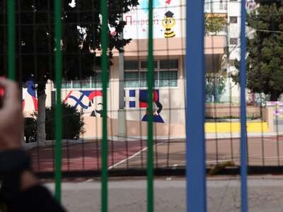 Πειραιάς: Ο πατέρας της 13χρονης που πνί...