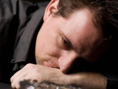 Οι μεσήλικες άντρες που πίνουν πολύ αλκο...