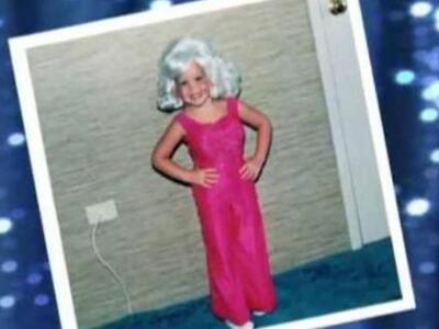 Έντυσε την 4χρονη κόρη της Dolly Parton ...