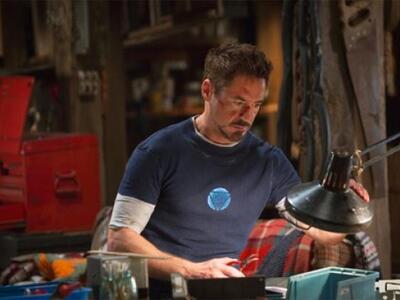 O Ρόμπερτ Ντάουνι Τζούνιορ δίνει ξανά μί...