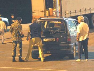 Πάτρα: Μετέφεραν μετανάστες και λαθραία τσιγάρα