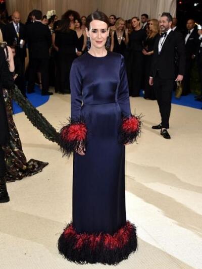 ΣΑΡΑ ΠΟΥΛΣΟΝ ΜΕ PRADA