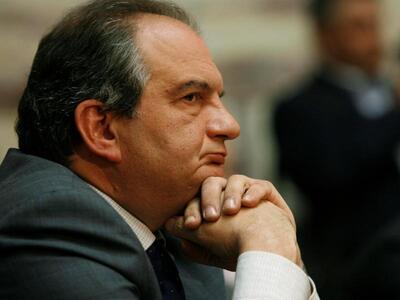 Ποιό είναι το μέλλον του Καραμανλή;