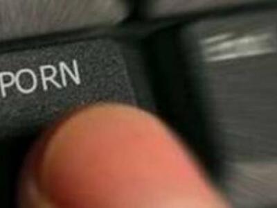 Για πορνογραφία και αποπλάνηση ανηλίκων ...