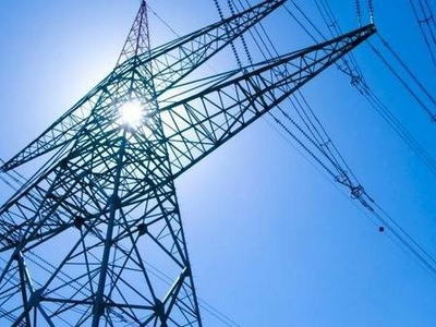 Mε μειωμένους λογαριασμούς ρεύματος «ποδ...