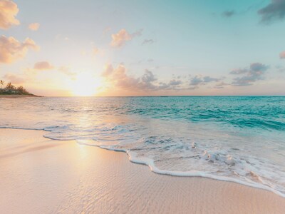 Forbes: Πέντε ελληνικές παραλίες στις κο...