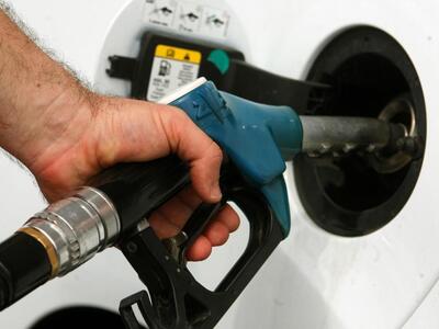 Έρχεται μείωση στην τιμή της βενζίνης