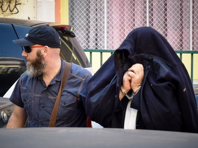 Εκτός φυλακής ο καθηγητής «φακελάκιας» τ...