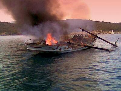 "Λαμπάδιασε" τουριστικό σκάφος...