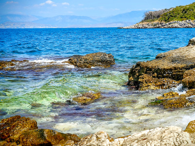 Καιρός: Καύσωνας με 42άρια βάζει στον «φ...