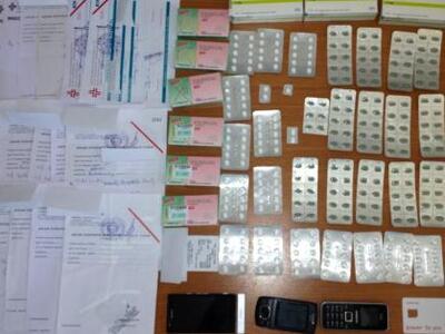 Αγρίνιο: Προμηθεύονταν ναρκωτικά χάπια ε...