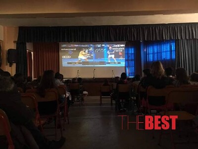 Άφησαν το μάθημα και βλέπουν τον Τσιτσιπ...