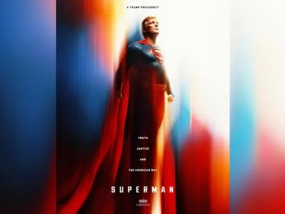 Ο Τραμπ... ντύθηκε Superman με αφορμή τη...