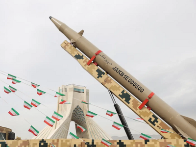 Το Ιράν επιβεβαίωσε ότι εκτόξευσε βαλλισ...