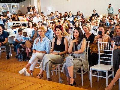 Κατέπληξε η αποχαιρετιστήρια εκδήλωση τω...