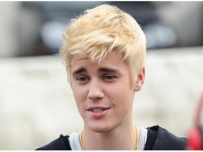 O Justin Bieber όσο μεγαλώνει ...χαζεύει!!!