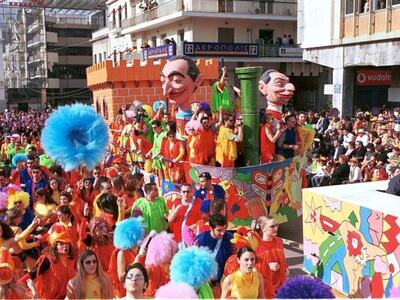 Η Πάτρα ...καρναβαλίζεται και το καλοκαίρι 