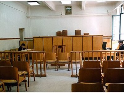 Δέκα άτομα στο σκαμνί για οικονομικό σκά...