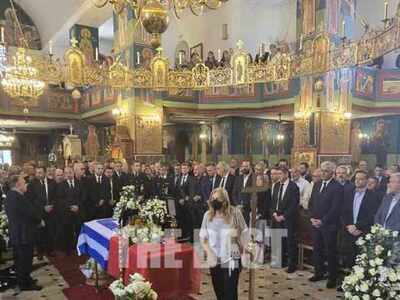 Η οικογένεια του αείμνηστου Δημ. Καλογερ...