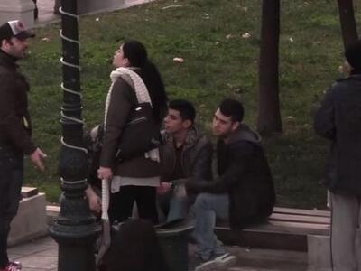 Εσείς πως θα αντιδρούσατε αν ένας άστεγο...