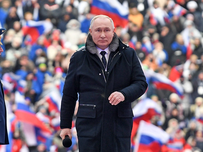 Βλαντιμίρ Πούτιν: Απειλεί με πυρηνικά κα...