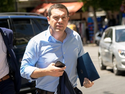 Στην Κουμουνδούρου ο Τσίπρας