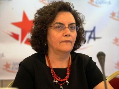 Νάντια Βαλαβάνη: Η κυβέρνηση διαλύει την...