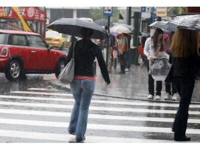 Χαλαζόπτωση στην Αττική - Ο καιρός σε ολ...
