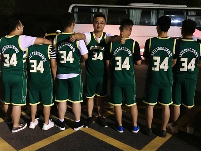 Λατρεία των Κινέζων για τον Αντετοκούνμπο - ΦΩΤΟ