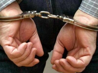 Χειροπέδες σε δύο νεαρούς που λήστευαν αλλοδαπούς