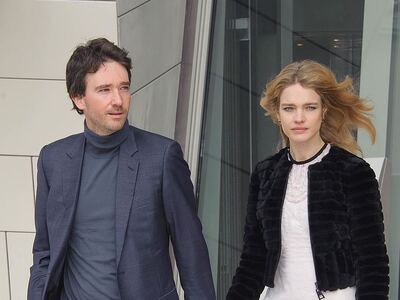 Ο κύριος Louis Vuitton βάζει το χέρι στη...