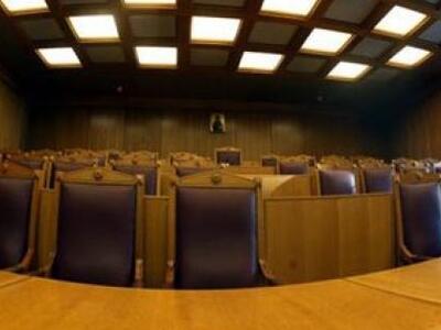 Σε δίκη 10 κορυφαία στελέχη για τα δομημ...