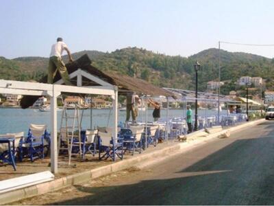 Δήμαρχος Ιθάκης: Γιατί ξήλωσα τις τέντες...