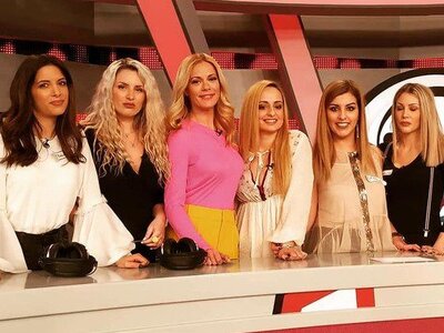 Πέντε όμορφα κορίτσια από την Πάτρα, στο...