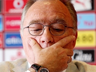 Δεν τα παρατάει ο Κόκκαλης