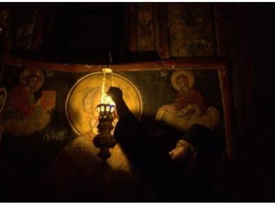 Άγιο Όρος: Το καντήλι συνεχίζει να κουνι...