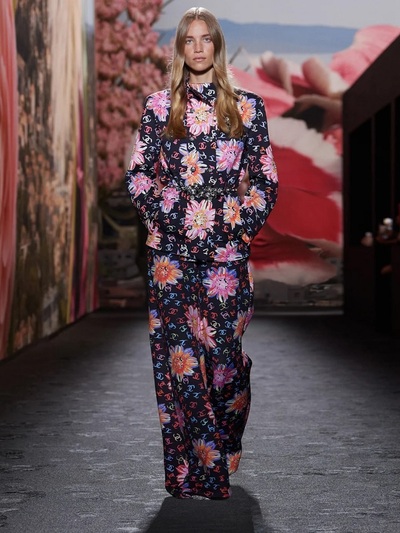 Το look όπως παρουσιάστηκε στην πασαρέλα
