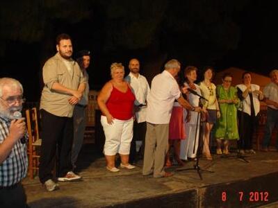 Πάτρα: Οι «ταξιδευτές της πρόζας» ενίσχυ...