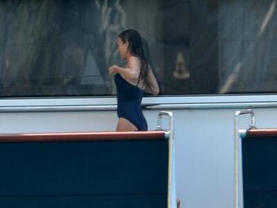 Δείτε τη Sarah Jessica Parker με μαγιό ν...