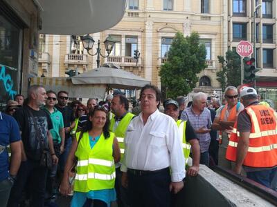 Στο πλευρό των συμβασιούχων στην πανελλα...