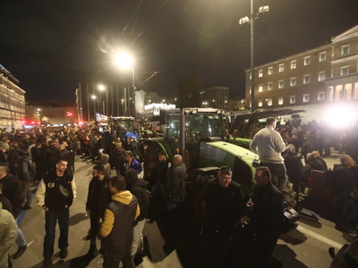 Αγρότες στο Σύνταγμα: Με τρακτέρ και δια...