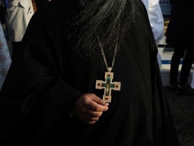 Νεκρός από κορωνοϊό 50χρονος ιερέας στη Νάουσα