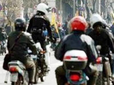 Πάτρα- Τώρα: Πορεία αναρχικών με μηχανάκ...