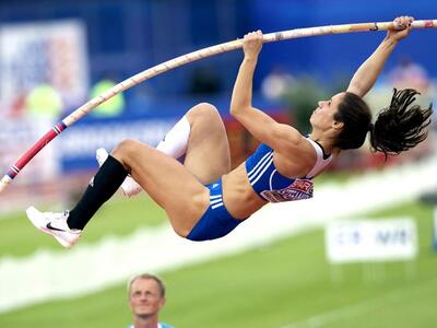 Στίβος: "Συμβόλαιο" με την κορ...