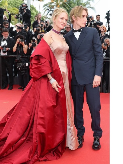 Ούμα Θέρμαν με Dior και συνοδό το γιο της